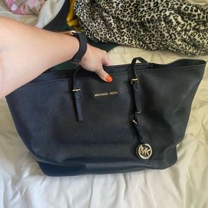 Michael Kors Jet Set Large Tote Purse